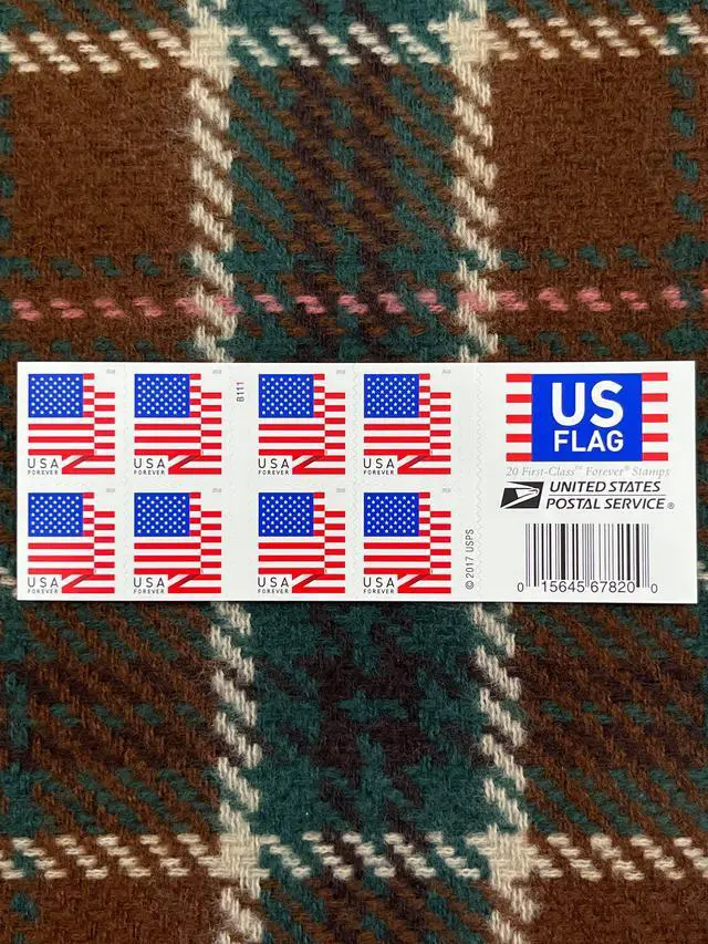 Alt view image 2 of 2 - US Stamps 2018 US Flag BCA Booklet 5 Sheets of 20