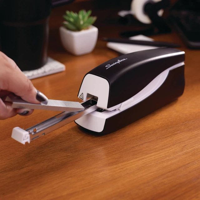 Alt view image 4 of 6 - Electric Stapler, 20 Sheet Capacity, Portable, Full Strip, Plug In or Battery, Black (48200)