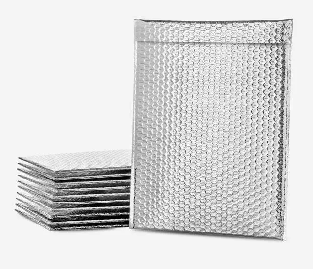 Main image of Thermal Insulated Bubble Mailers 8x6 inch - 200 pack, Self-Seal Thermal Reflective Insulated padded envelopes for cold shipping. Lightweight. Keep cool shield - Made in USA