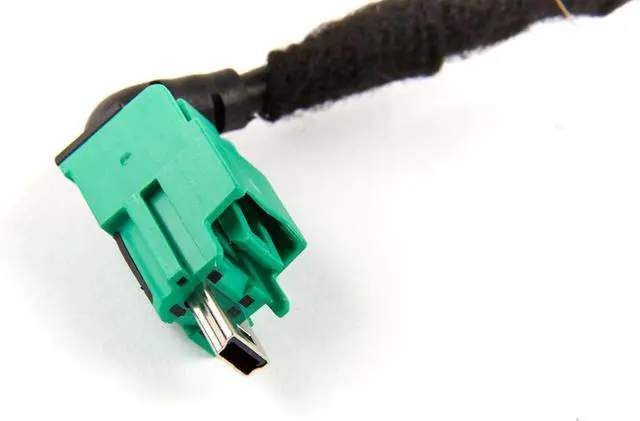 Alt view image 3 of 3 - GM Genuine Parts 23211930 USB Data Cable