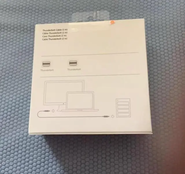 Alt view image 4 of 4 - Suitable for Apple Thunderbolt 2 High-Speed Lightning Data Cable - 3 Meters (White)
