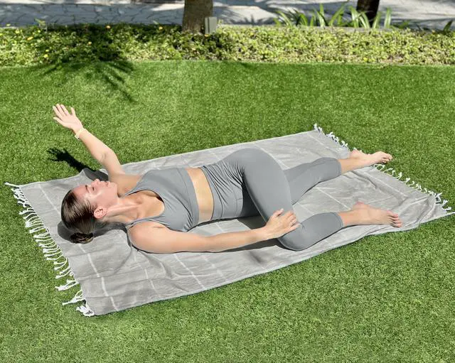 Alt view image 5 of 7 - Pack of 2 Turkish Beach Towel (40x72 Inches), Oversized 100% Cotton Sand Free Lightweight Absorbent Quick-Dry Beach Blanket, Extra Large Turkish Bath Towels for Travel (Cool Grey)