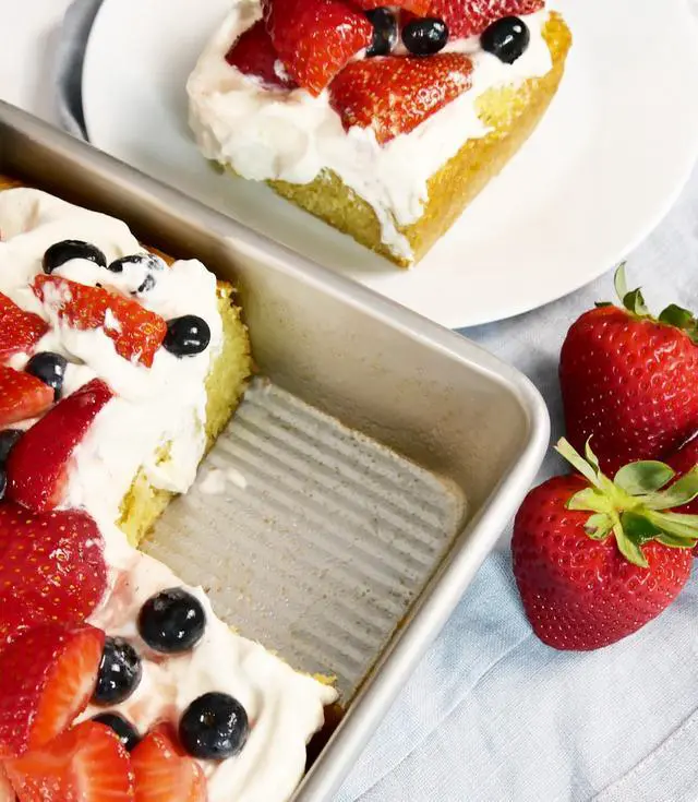Alt view image 2 of 5 - Bakeware Seamless Nonstick Square Baking Pan, 8 x 8 x 2