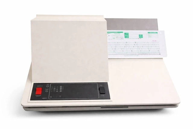 Alt view image 3 of 3 - Testing Forms 882-E Scantron Compatible TEST-100E (500 Sheet Pack)