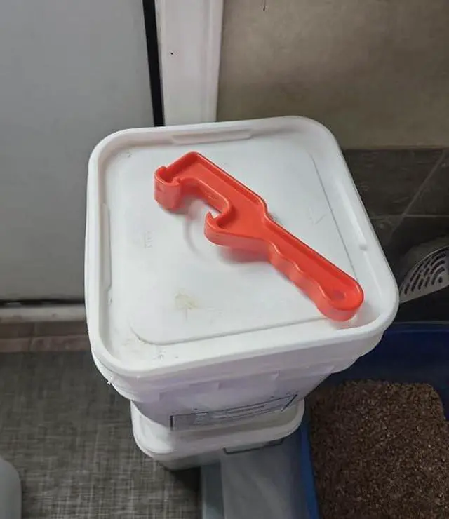Alt view image 5 of 5 - 5 Gallon Bucket Opener Tool for Lids - Large Heavy Duty Plastic - 12X Leverage Strength for Easy Paint Can, Pail or Bucket Opening - Finger Grip Handle