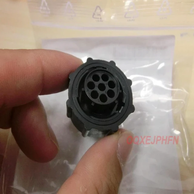 Alt view image 6 of 6 - For SOURIAU UTP6128S UTP series circular connector 8P without touch core female pin air plug
