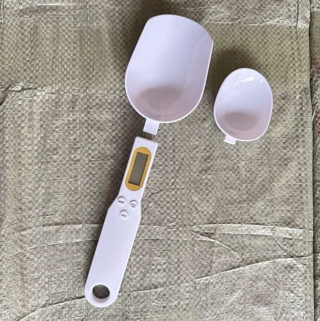 Alt view image 7 of 7 - Digital Measuring Spoon Scale Rechargeable Kitchen Food Scale 500g x 0.1g High Precision Weighing Tool with LCD Display 2 Interchangeable Food-Grade Spoons for Baking Coffee & Spices White