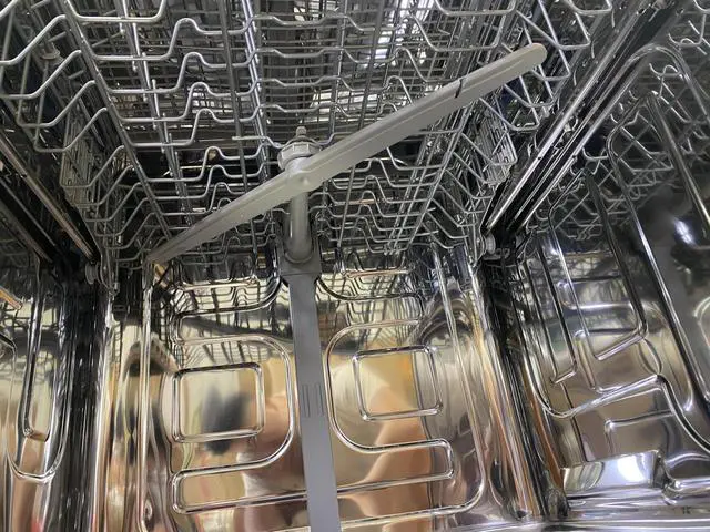 Alt view image 6 of 6 - DD82-01319B Middle Nozzle (19.3in) with Manifold For Samsung Dishwasher Spray Arm Assembly - Fit DW80K5050 series (Match DD82-01318A Upper Dishrack