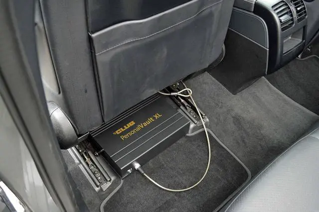 Alt view image 2 of 2 - The Club LB400 Personal XL Vault Security Lock Box