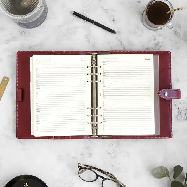 Alt view image 5 of 7 - Malden Organizer, A5 Size, Burgundy - Tactile, Full-Grain Buffalo Leather, Six Rings, Cotton Cream Week-to-View Insert, Multilingual (C021703)