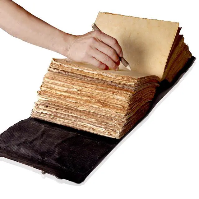 Alt view image 4 of 7 - 1000-Page Large Pentagram Embossed Book of Shadows | Vintage Wiccan Grimoire with Aged Deckle Edge Leather journal | Lockable Spellbook, Witchcraft Notebook, Gothic Diary (7x10 Inches)