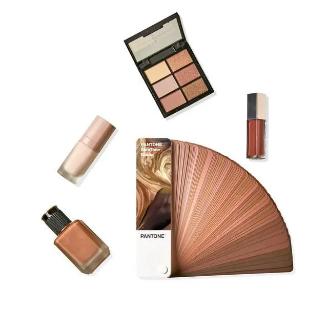 Alt view image 4 of 6 - Limited Edition SkinTone Guide - A Collection of 138 Skin Tones | STG203