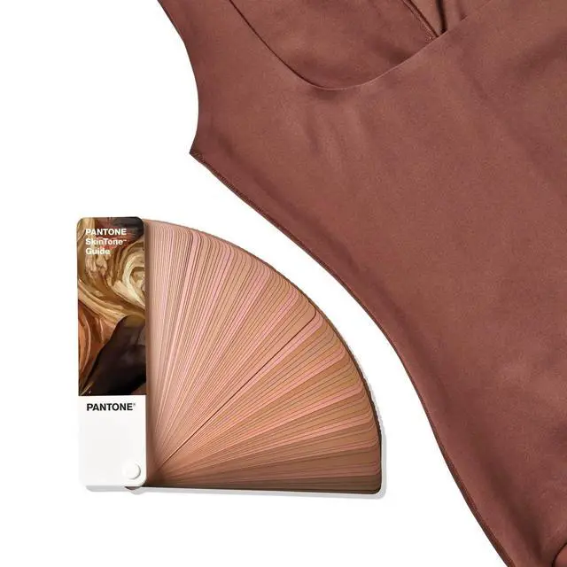 Alt view image 5 of 6 - Limited Edition SkinTone Guide - A Collection of 138 Skin Tones | STG203