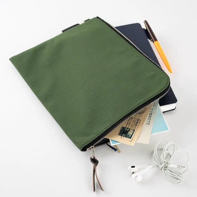Alt view image 4 of 6 - Hobonichi Techo Planner Accessory Tragen Flat Pouch for A5 Size (Green)