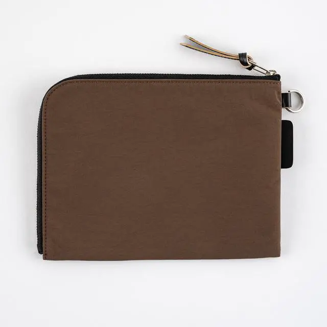 Alt view image 2 of 6 - Hobonichi Techo Planner Accessory Tragen Flat Pouch for A6 Size (Brown)