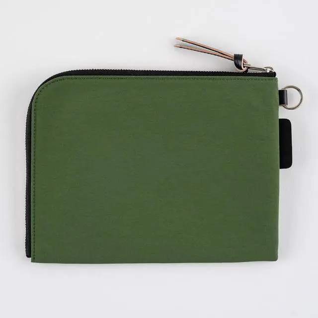 Alt view image 2 of 6 - Hobonichi Techo Planner Accessory Tragen Flat Pouch for A6 Size (Green)