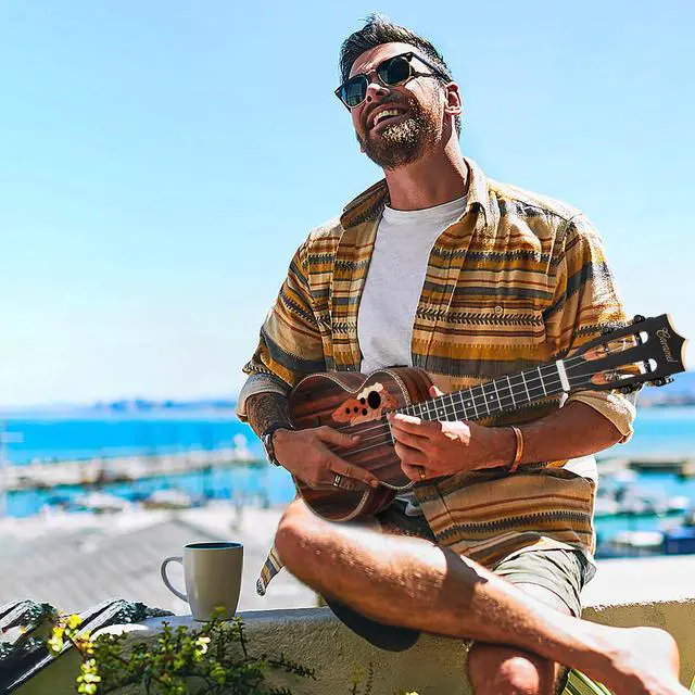 Alt view image 5 of 7 - CT904 26" Ebony Tenor Electric Ukulele Kit w/Gigbag | LCD Color Display Tuner, Built-in EQ, Beginner to Pro, Padded Gig Bag, Strap & Strings Included