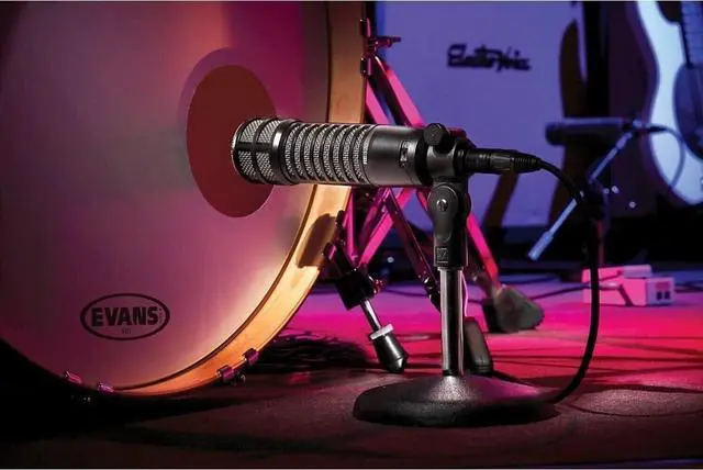 Alt view image 6 of 6 - RE320 Large Diaphragm Dynamic Vocal Microphone