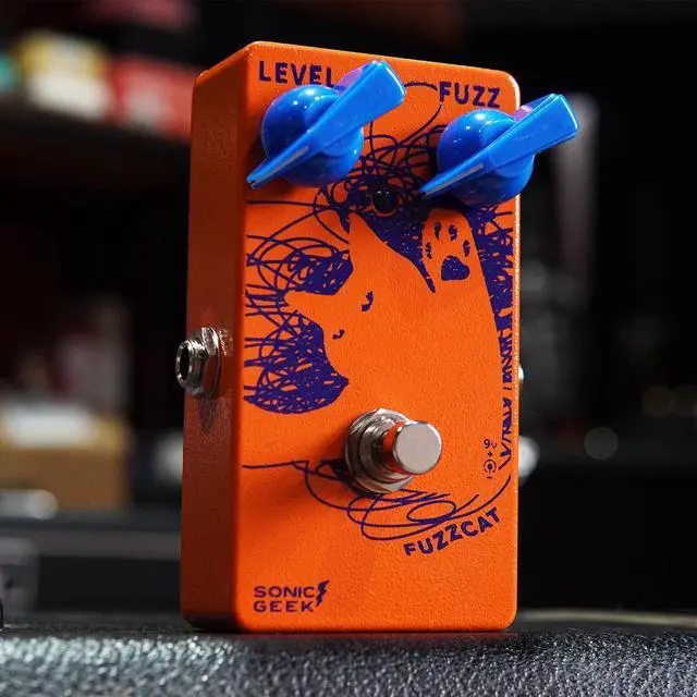 Alt view image 2 of 4 - FuzzCat Guitar Fuzz Pedal Handmade FF Vintage 60s Circuit Enhanced Clean-Up Response for Studio & Live Performance