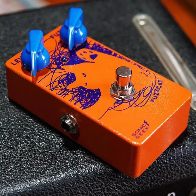 Alt view image 4 of 4 - FuzzCat Guitar Fuzz Pedal Handmade FF Vintage 60s Circuit Enhanced Clean-Up Response for Studio & Live Performance