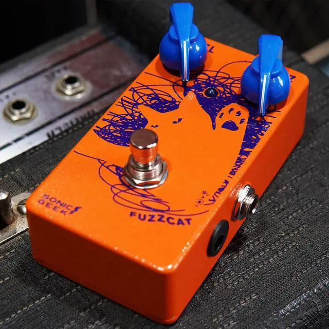 Alt view image 3 of 4 - FuzzCat Guitar Fuzz Pedal Handmade FF Vintage 60s Circuit Enhanced Clean-Up Response for Studio & Live Performance