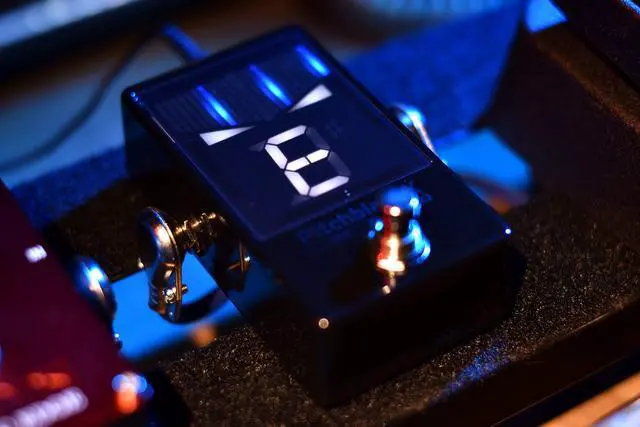 Alt view image 6 of 7 - Pitchblack X Chromatic Guitar Pedal Tuner w/ Four Display Modes and High Visibility Display (PBX)
