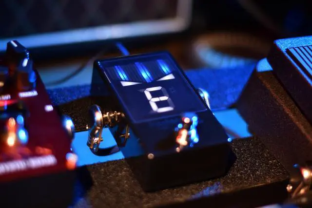 Alt view image 7 of 7 - Pitchblack X Chromatic Guitar Pedal Tuner w/ Four Display Modes and High Visibility Display (PBX)