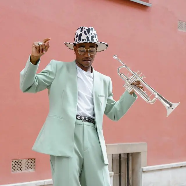 Alt view image 7 of 7 - Bb Trumpet Standard Trumpet Set with Carrying Case,Gloves, 7C Mouthpiece, Tuning Rod (Silver)
