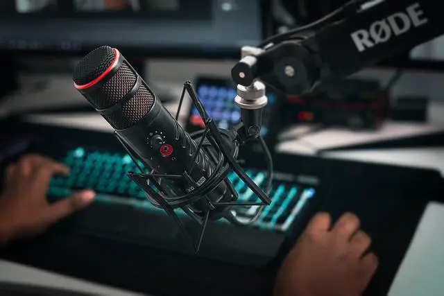 Alt view image 7 of 7 - RØDE X XDM-100 Professional USB Dynamic Microphone and Virtual Mixing Solution For Streamers and Gamers,Black