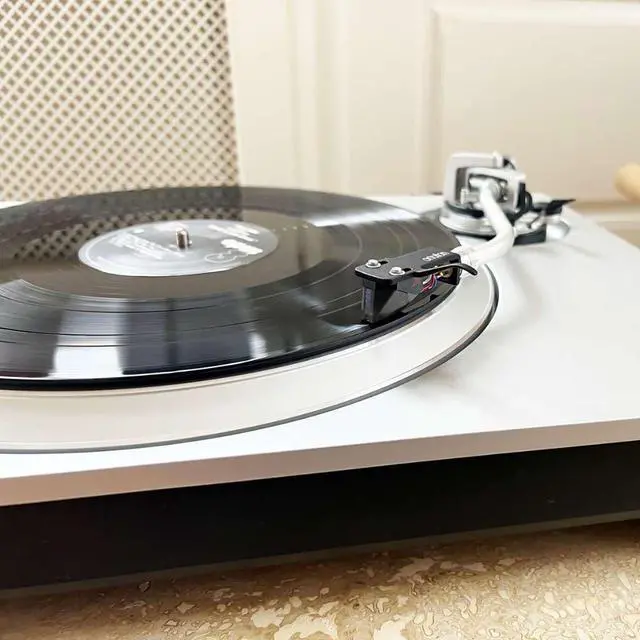Alt view image 3 of 4 - 2M Blue Moving Magnet Phono Cartridge (Stealth Edition)