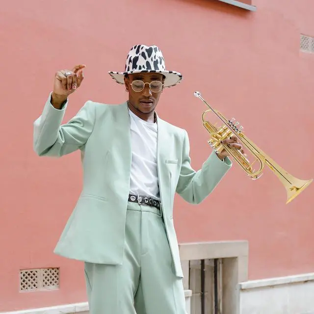 Alt view image 7 of 7 - Bb Trumpet Standard Trumpet Set with Carrying Case,Gloves, 7C Mouthpiece, Cleaning Kit, Tuning Rod (GOLD/Phosphor Copper)