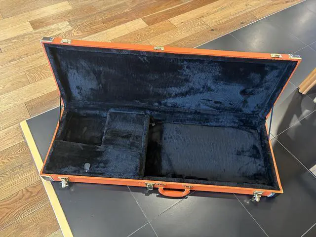 Alt view image 4 of 7 - 39" Upgraded High Grade Electric Guitar Square Hard Case Tweed Fits Fender Stratocaster/Telecaster and other Standard Electric Guitars Hard Shell Protective Carrying Case (Orange)