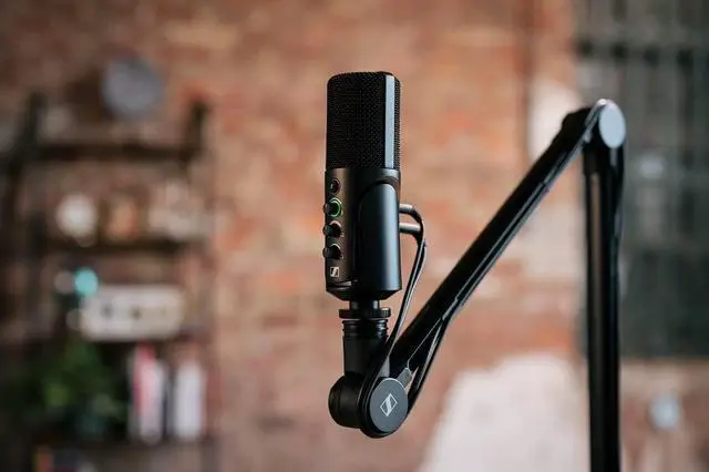 Alt view image 5 of 7 - Professional Profile USB Microphone Streaming Set with Boom Arm, 3 m USB-C Cable & Mic Pouch