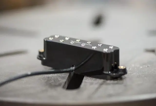 Alt view image 2 of 2 - Jb Jr. Strat - Bridge - Black