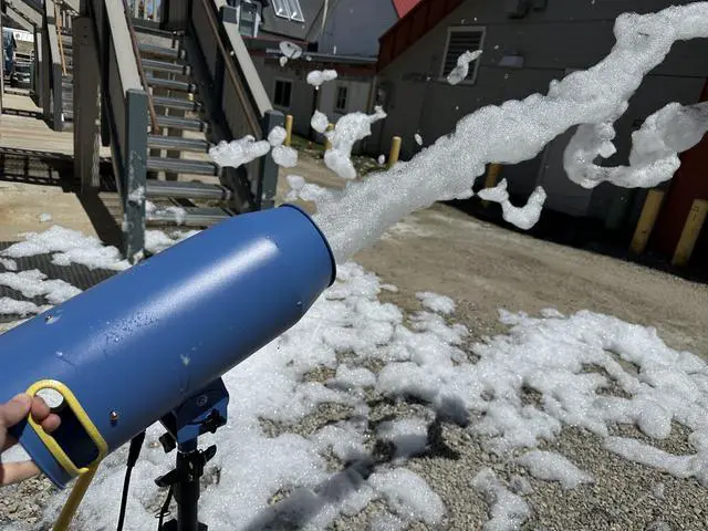 Alt view image 3 of 7 - Foam Powder Pack of 5, Easily Makes up to 600 Gallons; Bubble Party Machine