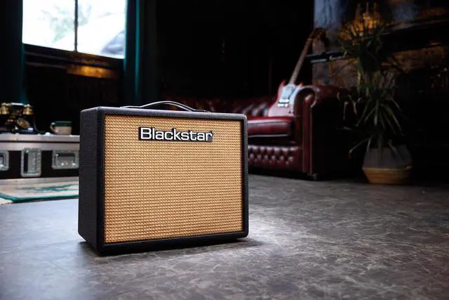 Alt view image 6 of 7 - Debut 30E Combo Guitar Amp - Black