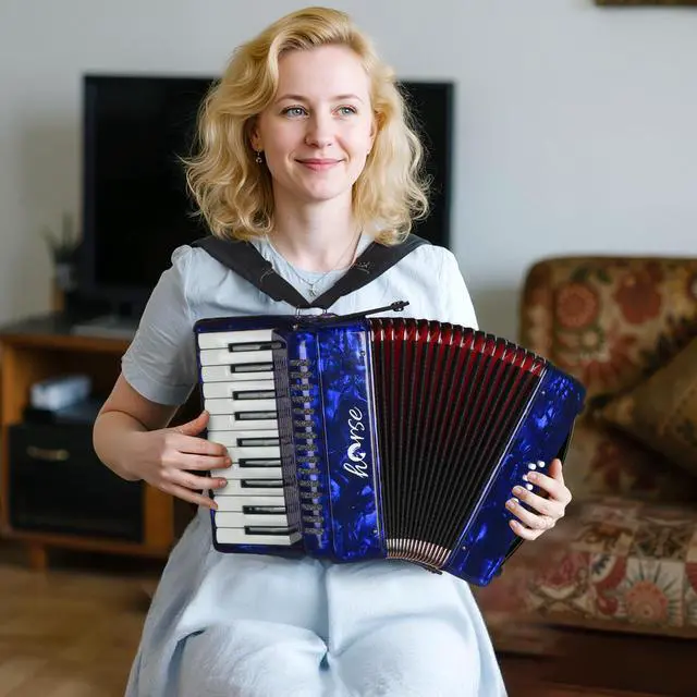Alt view image 6 of 7 - Accordion, 22 Keys 8 Bass Piano Accordion Acordeones Para Adultos, Acordeón De Adulto Azul for Beginners Adults, Educational Musical Instrument Sweet Sound with Straps and Padded Bag (Blue)