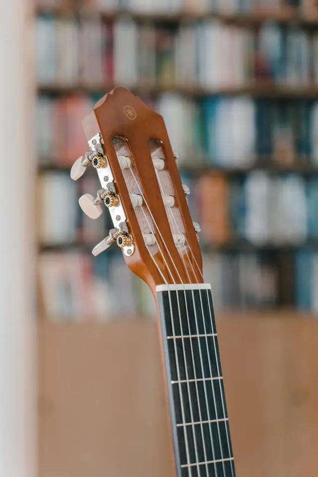 Alt view image 4 of 7 - C40II Classical Guitar, Full Size With Rosewood Fingerboard and Bridge, Natural | Rosewood Fingerboard and Bridge, 650mm Scale, 52mm Nut, Nylon Strings, Gloss Finish
