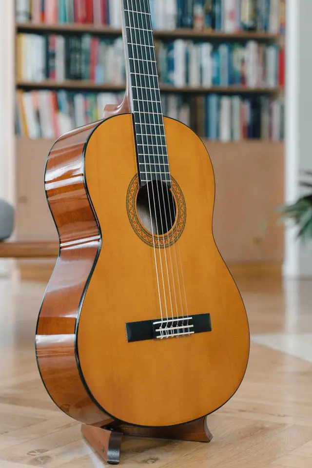Alt view image 5 of 7 - C40II Classical Guitar, Full Size With Rosewood Fingerboard and Bridge, Natural | Rosewood Fingerboard and Bridge, 650mm Scale, 52mm Nut, Nylon Strings, Gloss Finish