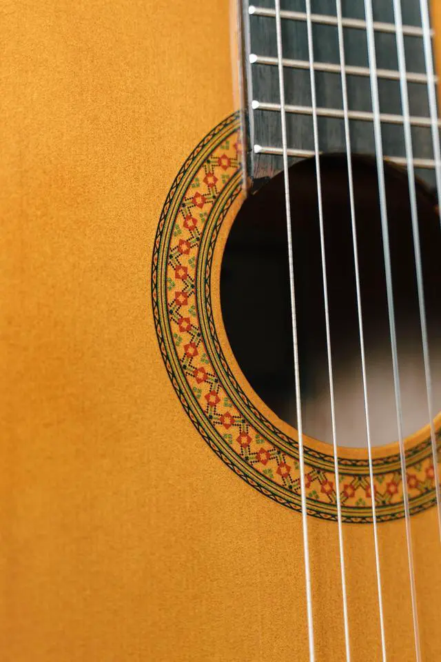 Alt view image 6 of 7 - C40II Classical Guitar, Full Size With Rosewood Fingerboard and Bridge, Natural | Rosewood Fingerboard and Bridge, 650mm Scale, 52mm Nut, Nylon Strings, Gloss Finish