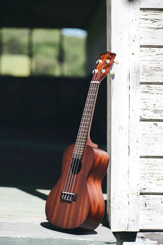 Alt view image 5 of 7 - MK-C Ma Concert Ukulele