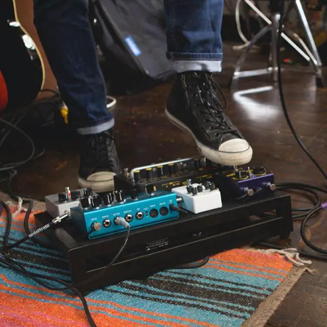 Alt view image 7 of 7 - Guitar Pedal Board Aluminum Alloy pedalboards 19.7x11.4x3.93" | Black Effects PedalBoard with 4 Pcs 6 Inch Guitar Pedal Cable, Carrying Bag, Adhesive Hookside Tape