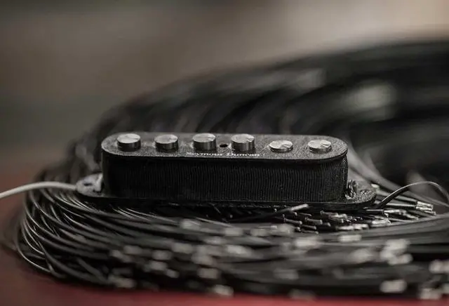 Alt view image 2 of 3 - Quarter Pound Staggered Strat - Neck/Middle/Bridge - Black