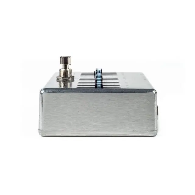 Alt view image 5 of 6 - MXR M108S Ten Band EQ Dual Output True Bypass Effects Pedal 10-BAND Equalizer w/ ECB004, Patch Cable, Picks, Polishing Cloth Bundle