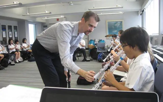 Alt view image 5 of 6 - Clarinéo Plastic Student Clarinet, White/Pink | Concert C tuning, 3.5 octaves fully chromatic, Adjustable thumb rest, Easy-action ligature, Two synthetic reeds