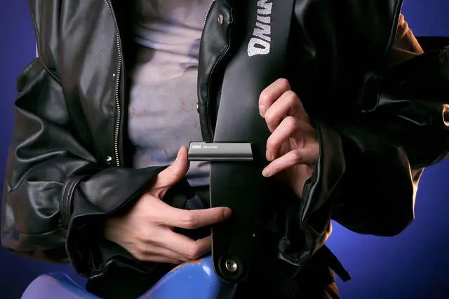 Alt view image 4 of 6 - Pitchstrap Guitar and Bass Strap Tuner - Gold
