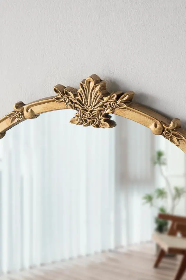 Alt view image 4 of 7 - 30x31" Round Wall Mirror With Gold Finish And Decorative Leaf Crest