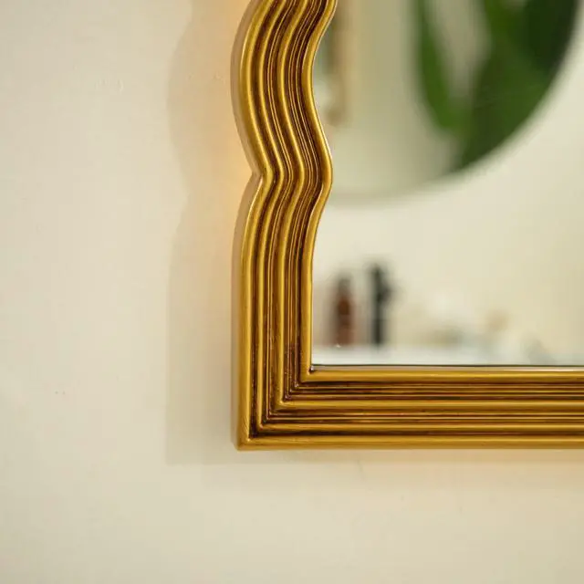 Alt view image 5 of 7 - 24'' Lumina Mirror, Golden Scalloped Sides Retro-style Arched PU Decorative Mirror, Three Color Temperatures are Available, Suitable for Bathroom, Bedroom, Living Room, Corridor, Entryway, etc.