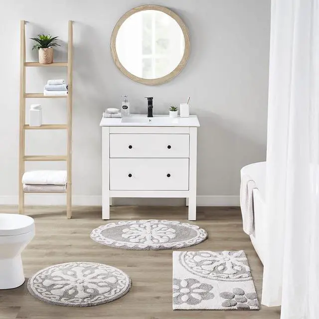 Alt view image 2 of 7 - Medallion Cotton Tufted Bath Rug