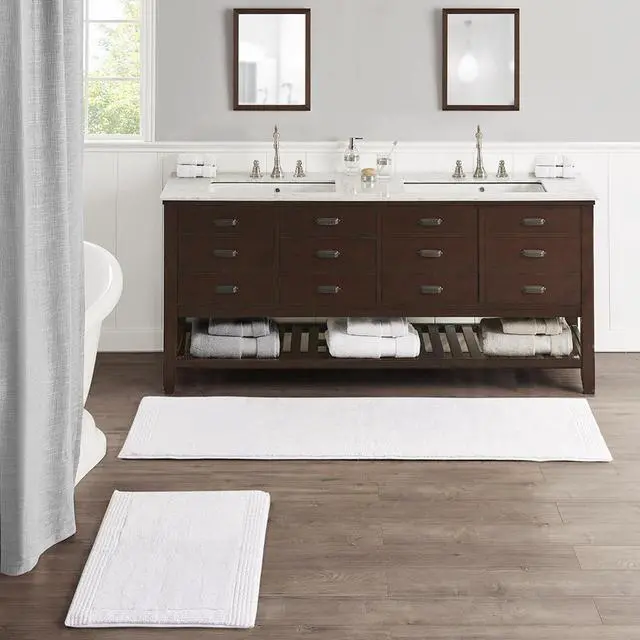 Alt view image 3 of 7 - 100% Cotton Tufted 3000 GSM Reversible Bath Rug White 21x34"